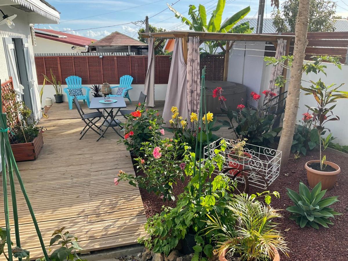 Villa La Kaz Hibiscus, Jacuzzi Prive Le Tampon Esterno foto